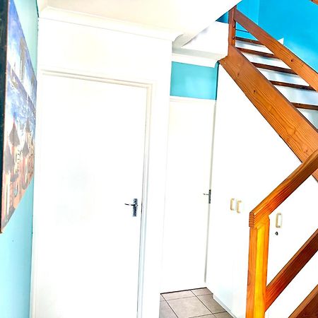 Caline Vip Apartments, Beach Close Bloubergstrand Luaran gambar
