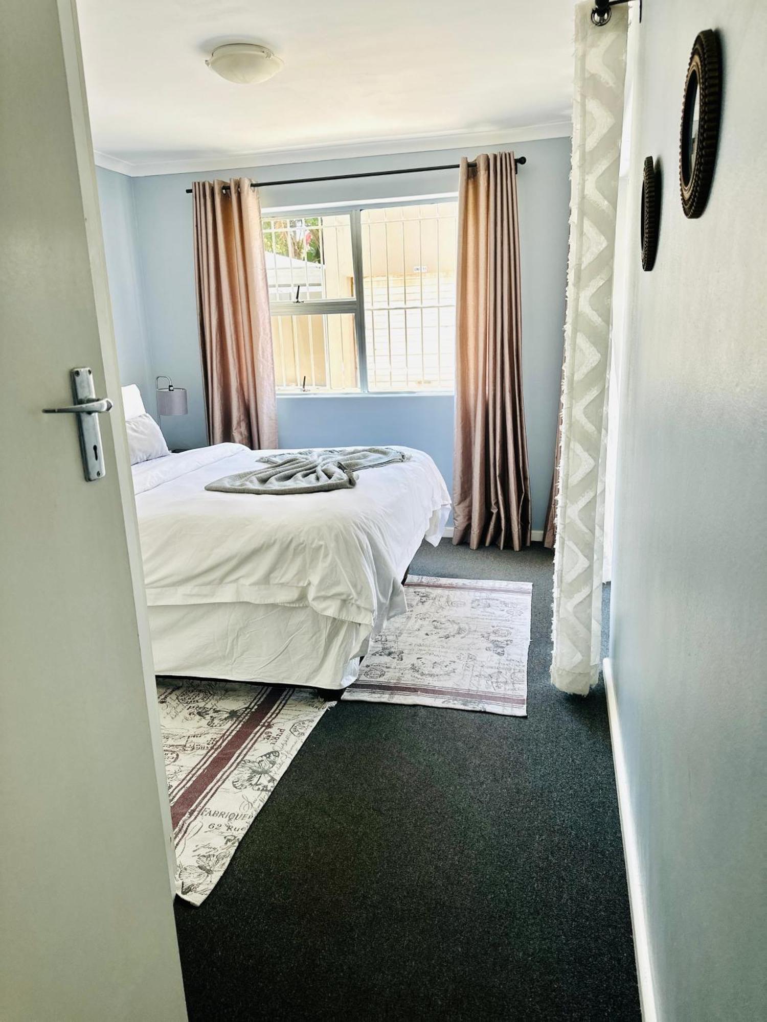 Caline Vip Apartments, Beach Close Bloubergstrand Luaran gambar