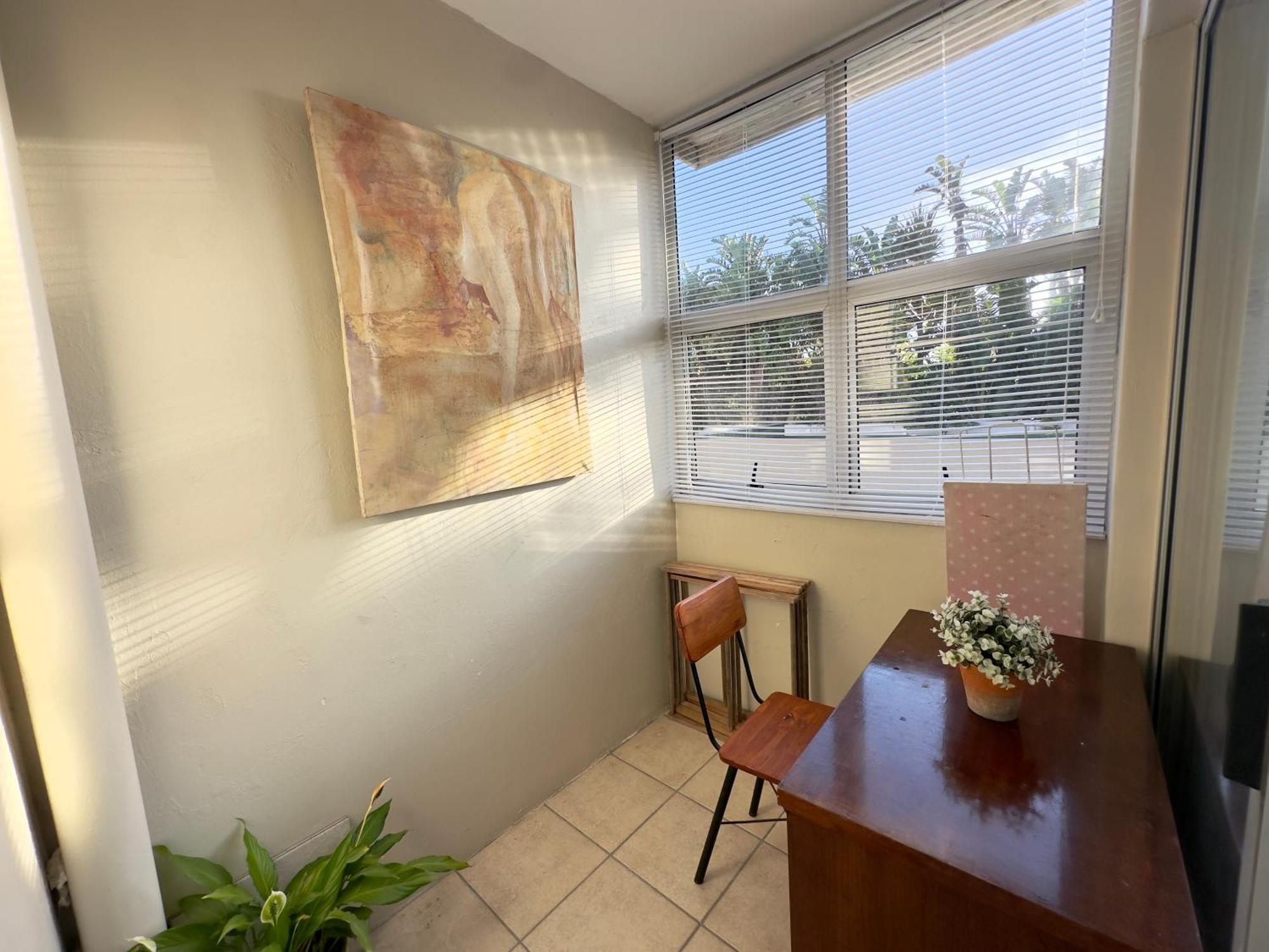 Caline Vip Apartments, Beach Close Bloubergstrand Luaran gambar